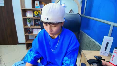 Snapshot of im_mathias chatting on 11-29-25, 02:36 mathias online show from 11-29-25, 02:36