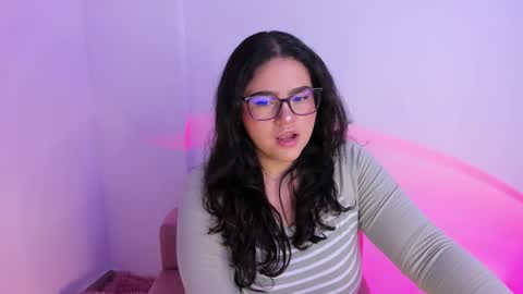 mei mei uwu online show from 10-08-25, 10:18