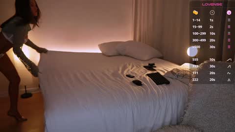 Snapshot of im_milla chatting on 01-28-25, 07:42 Milla online show from 01-28-25, 07:42