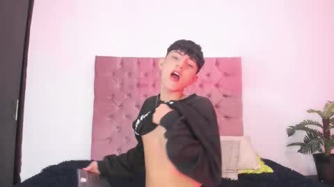 Snapshot of im_miu chatting on 01-11-26, 04:06 Arley online show from 01-11-26, 04:06