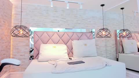 im mou  online show from 01-25-25, 03:41