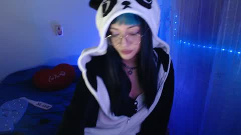 Snapshot of im_pandaa chatting on 06-26-26, 04:50 Chloee online show from 06-26-26, 04:50