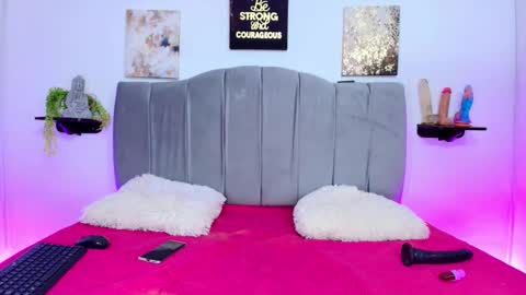 Snapshot of im_riley_ chatting on 10-06-25, 07:11 im_riley_ online show from 10-06-25, 07:11