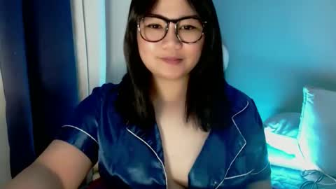 Snapshot of im_ur_cutiewife chatting on 10-25-25, 07:30 cherryl online show from 10-25-25, 07:30