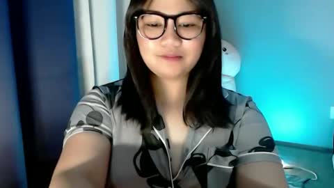 Snapshot of im_ur_cutiewife chatting on 10-27-25, 02:15 cherryl online show from 10-27-25, 02:15