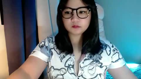 Snapshot of im_ur_cutiewife chatting on 11-03-25, 07:37 cherryl online show from 11-03-25, 07:37