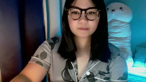Snapshot of im_ur_cutiewife chatting on 11-12-25, 08:41 cherryl online show from 11-12-25, 08:41