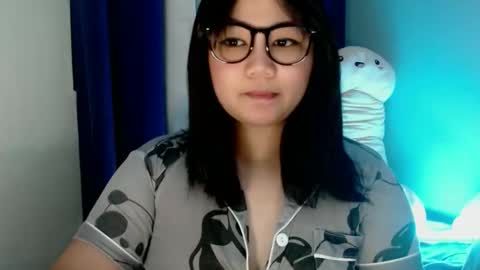 Snapshot of im_ur_cutiewife chatting on 12-04-25, 11:13 cherryl online show from 12-04-25, 11:13