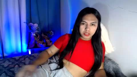 Snapshot of im_ur_girl_demure chatting on 06-24-26, 10:58 kyline online show from 06-24-26, 10:58