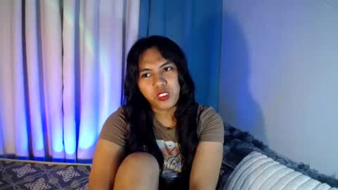 Snapshot of im_ur_girl_demure chatting on 07-12-26, 05:48 kyline online show from 07-12-26, 05:48