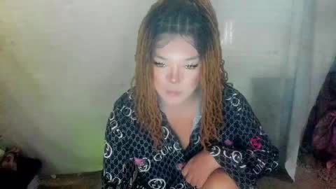 Snapshot of im_ur_hot_ella chatting on 07-27-26, 01:23 ella may online show from 07-27-26, 01:23