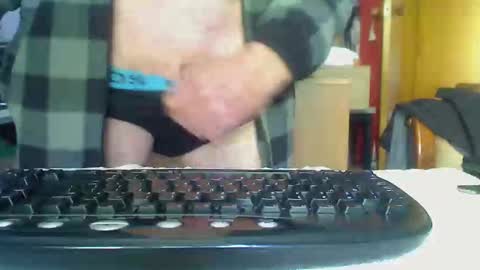 Aussie Guy online show from 10-31-25, 11:17