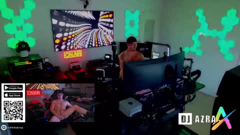 Snapshot of imdjazra chatting on 01-12-25, 07:42 DJ Azra online show from 01-12-25, 07:42