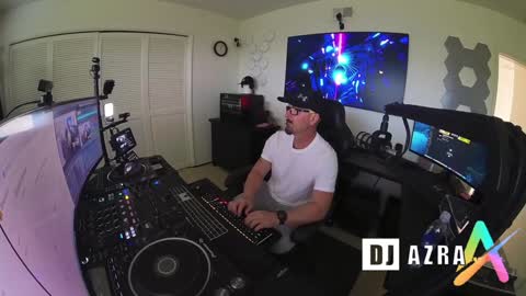 Snapshot of imdjazra chatting on 02-06-25, 08:02 DJ Azra online show from 02-06-25, 08:02