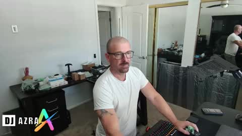 Snapshot of imdjazra chatting on 03-02-25, 09:11 DJ Azra online show from 03-02-25, 09:11