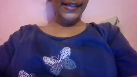 Snapshot of imlovelyrose chatting on 12-02-24, 05:37 ROSE online show from 12-02-24, 05:37