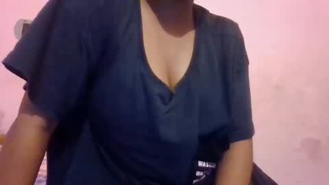 Snapshot of imlovelyrose chatting on 12-06-24, 11:44 ROSE online show from 12-06-24, 11:44