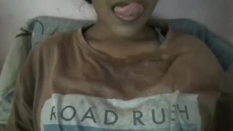 Snapshot of imlovelyrose chatting on 12-14-24, 05:18 ROSE online show from 12-14-24, 05:18