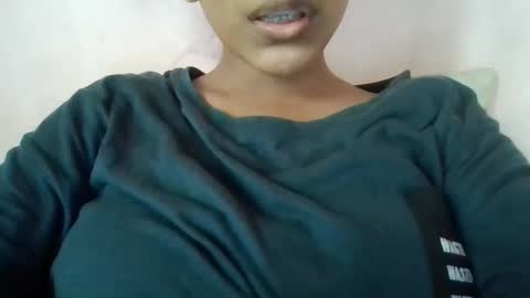 Snapshot of imlovelyrose chatting on 12-22-24, 06:06 ROSE online show from 12-22-24, 06:06