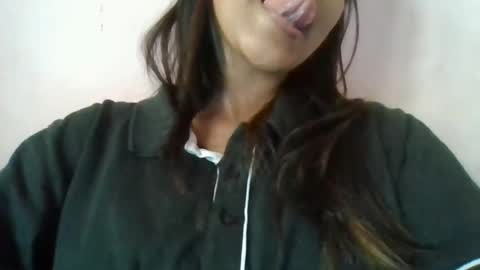 Snapshot of imlovelyrose chatting on 01-07-25, 04:50 ROSE online show from 01-07-25, 04:50