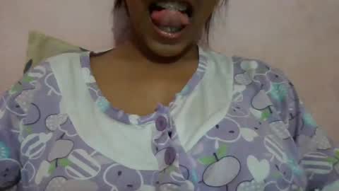 Snapshot of imlovelyrose chatting on 01-14-25, 08:59 ROSE online show from 01-14-25, 08:59