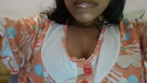 Snapshot of imlovelyrose chatting on 02-18-25, 06:37 ROSE online show from 02-18-25, 06:37