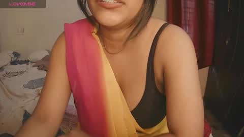 Snapshot of imlovelyrose chatting on 09-23-25, 10:07 ROSE online show from 09-23-25, 10:07