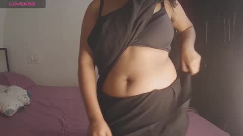 Snapshot of imlovelyrose chatting on 10-12-25, 10:36 ROSE online show from 10-12-25, 10:36