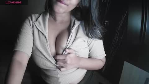 Snapshot of imlovelyrose chatting on 12-04-25, 07:22 ROSE online show from 12-04-25, 07:22