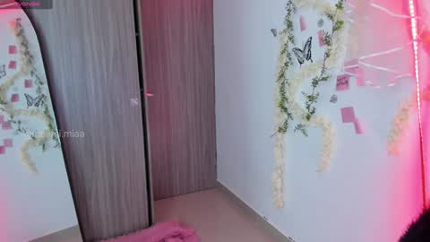 mia ---------  COL TIME online show from 12-17-24, 11:27