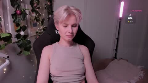 Mia online show from 01-11-25, 08:32