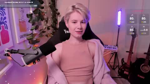 Mia online show from 02-23-25, 10:17