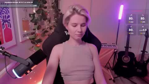 Snapshot of imnotmia chatting on 03-08-25, 10:00 Mia online show from 03-08-25, 10:00