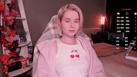 Mia online show from 11-17-25, 10:10