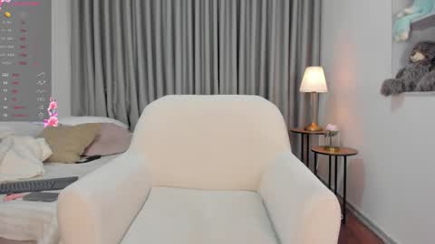 Sofia Guzman   Schedule 9 AM - 5 PM GMT-5 online show from 04-17-26, 07:39