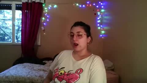 Florencia online show from 04-25-26, 08:39