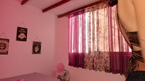 Snapshot of imsrbatman chatting on 02-18-25, 09:20 Aurora online show from 02-18-25, 09:20