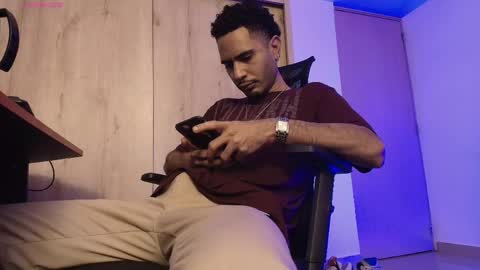 Daniel   thumb up me please its important Im new INDEPENDENT MODEL online show from 04-04-26, 11:57