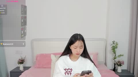Snapshot of inadaphne chatting on 06-23-26, 04:38 Ina online show from 06-23-26, 04:38