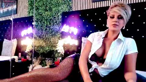 Snapshot of inanna_ishtar1 chatting on 10-14-25, 09:43 inanna_ishtar1 online show from 10-14-25, 09:43