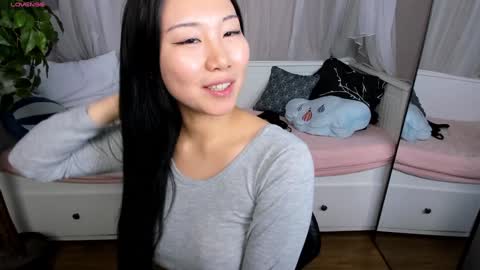 Snapshot of inari__okami chatting on 01-18-25, 11:55 INARI online show from 01-18-25, 11:55