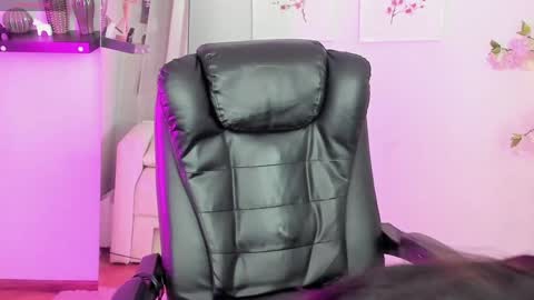 Snapshot of inari__okami chatting on 01-25-25, 07:39 INARI online show from 01-25-25, 07:39