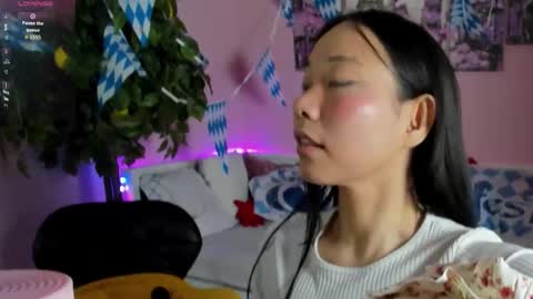 Snapshot of inari__okami chatting on 10-03-25, 09:23 INARI online show from 10-03-25, 09:23