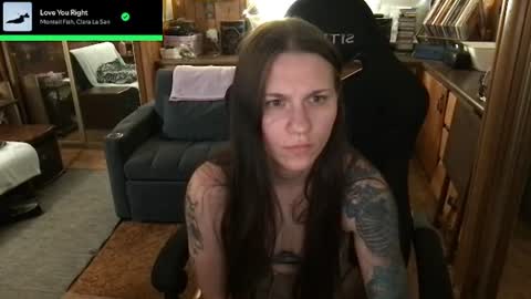 Snapshot of incognitoqueen chatting on 08-03-26, 04:11 Carter online show from 08-03-26, 04:11