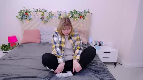 incredible_ariela online show from 10-24-25, 10:33