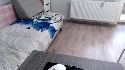 Snapshot of increible_della chatting on 03-08-25, 08:55 Della online show from 03-08-25, 08:55