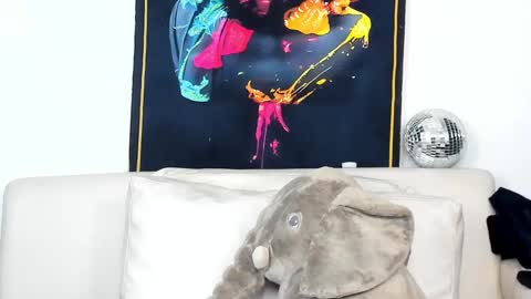 Jacobo online show from 12-23-25, 07:39