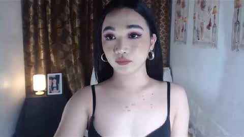 Snapshot of indestructabletrixie chatting on 01-06-25, 09:32 indestructabletrixie online show from 01-06-25, 09:32