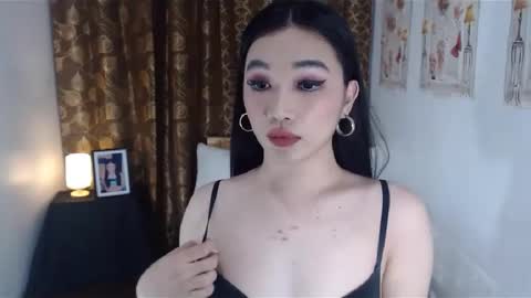 Snapshot of indestructabletrixie chatting on 01-08-25, 12:49 indestructabletrixie online show from 01-08-25, 12:49