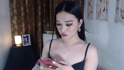 Snapshot of indestructabletrixie chatting on 01-10-25, 05:37 indestructabletrixie online show from 01-10-25, 05:37